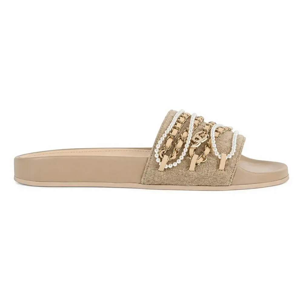 CHANEL beige pearl
